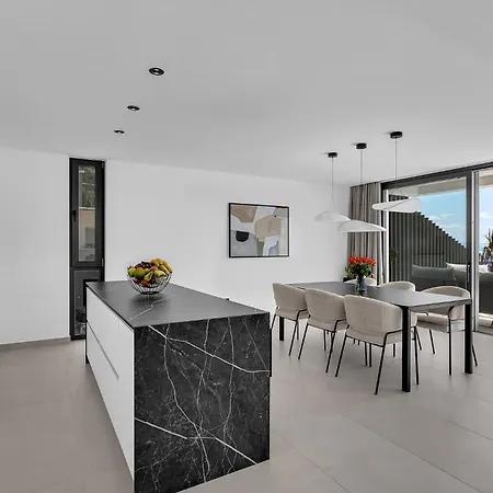 Ines 펜션 마카르스카